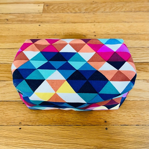 Geometric Print Makeup Bag / Dopp Kit - Picture 6 of 6